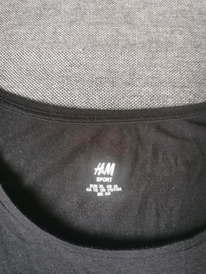 Sport Shirt / T-Shirt H&M Schwarz Gr. XL in Nierstein