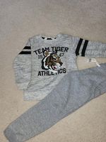 Set Pullover und Hose Gr. 104 H&M Junge Jungs Pailletten Tiger Bayern - Regensburg Vorschau