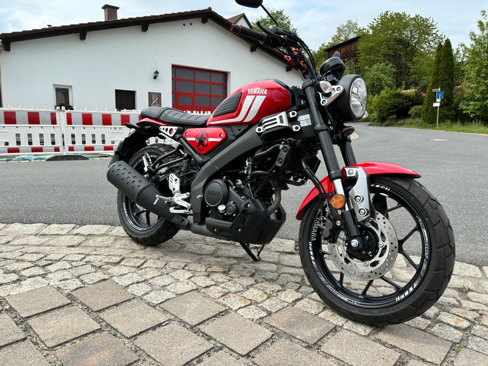 Fast neue Yamaha XSR 125 in Arzberg