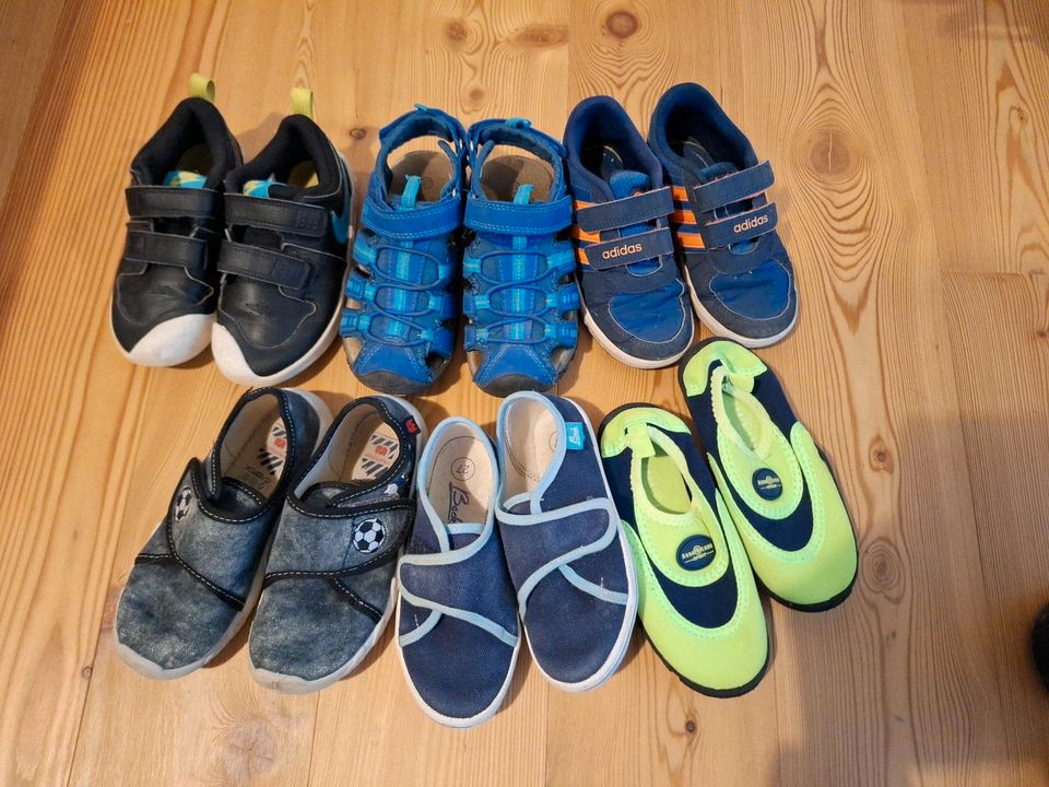 Schuhe für Jungs Größe 27 in Altötting