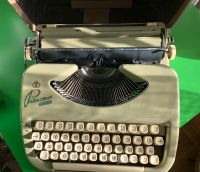 Schreibmaschine Princess Standard original / antiquarisch Freiburg im Breisgau - Wiehre Vorschau