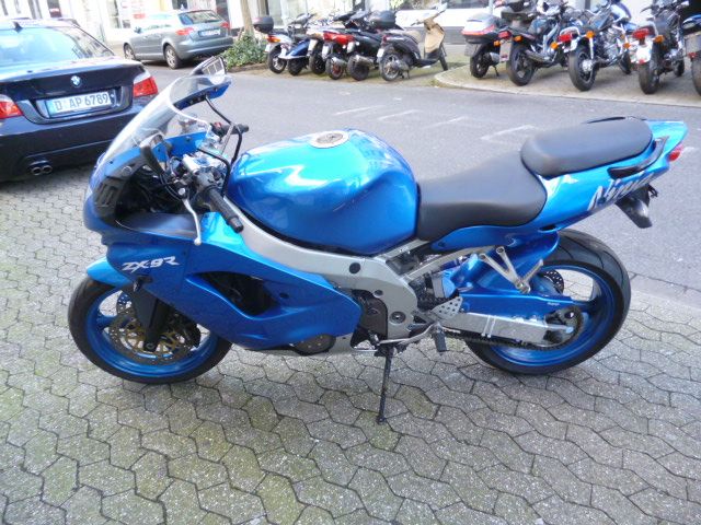 Kawasaki ZX 9 R in Düsseldorf