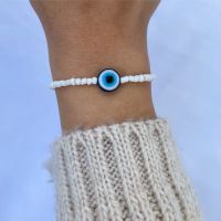 Perlenarmband weiß mit Auge / Armband evil eye / nazar vintage Nordrhein-Westfalen - Remscheid Vorschau