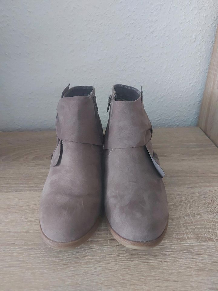 Stiefeletten Boots Schuhe Neu 38 in Berlin