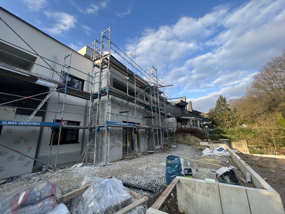 Wunderschöne Penthousewohnung mit großzügiger Dachterrasse und unverbaubarem Ausblick in die Natur in Leverkusen