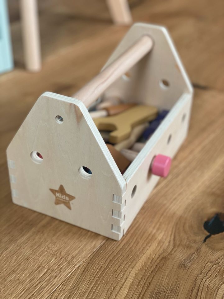 Werkzeugkasten Holz - Kids Concept in Saal