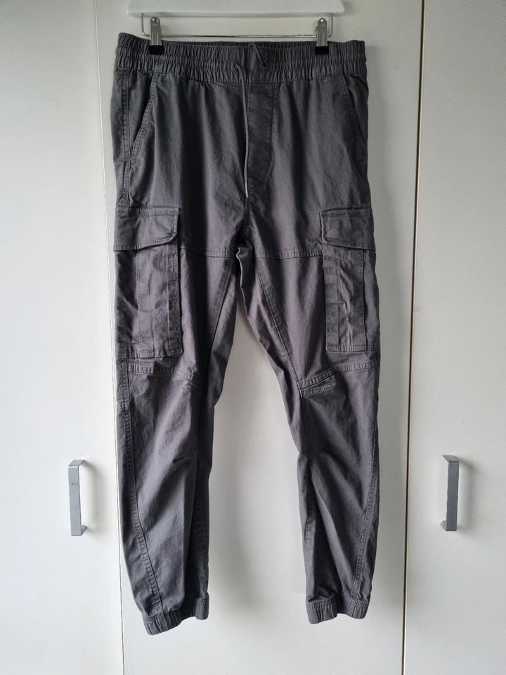 Cargojogger Größe S 170 Neu  H&M in Markgröningen