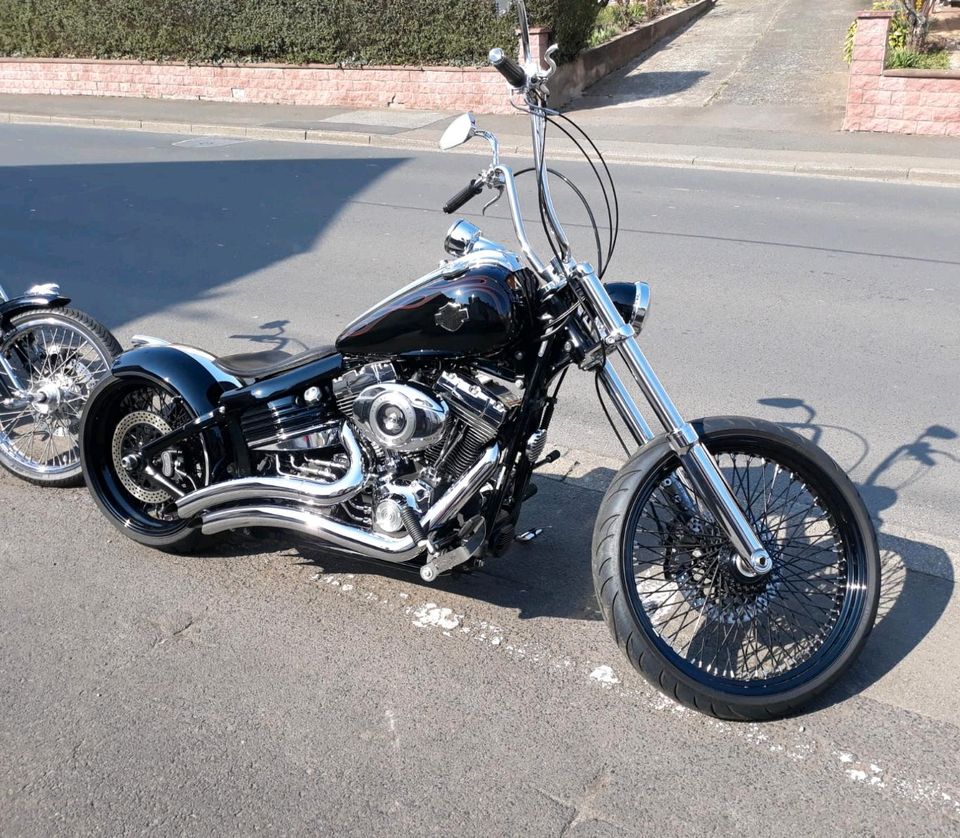 Harley-Davidson Rocker C in Weiler bei Monzingen