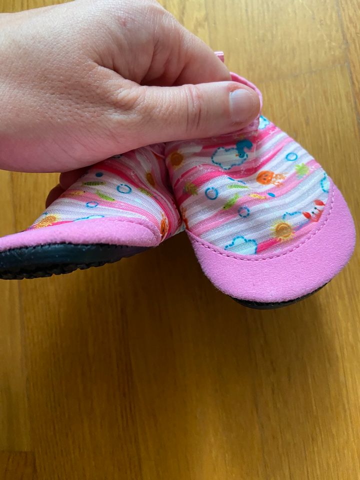 Neue Baby-Wasserschuhe Aquashoes in München