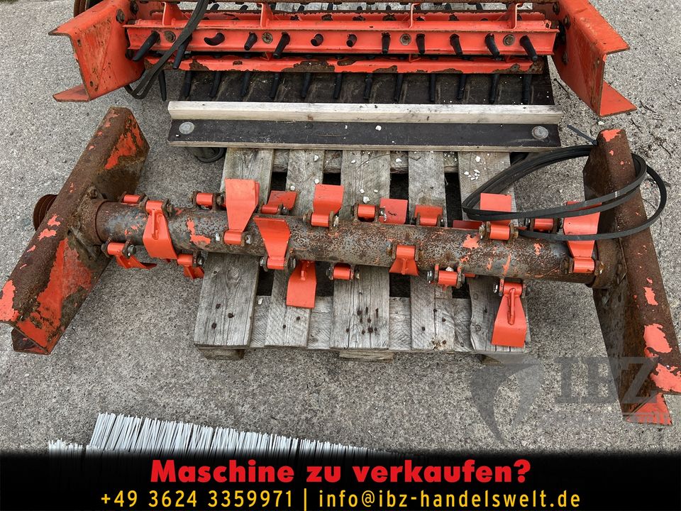 Rasenkehrmaschine Wiedenmann 400 Y / Mulcher Besen Gummifinger in Ohrdruf