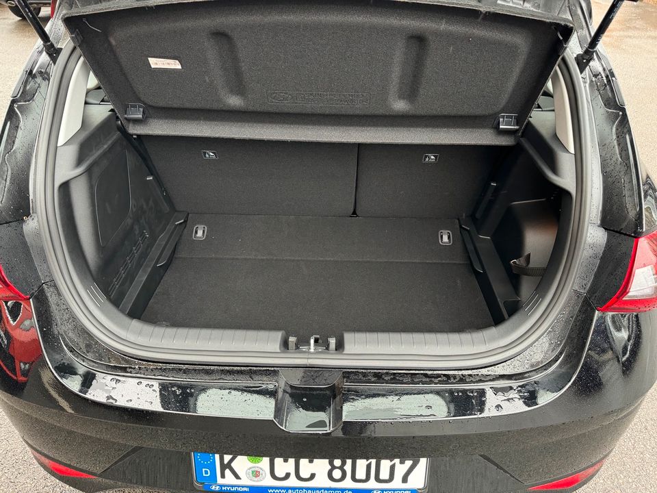 Hyundai i20 / Automatik /  Autovermietung / Auto mieten / Köln in Köln