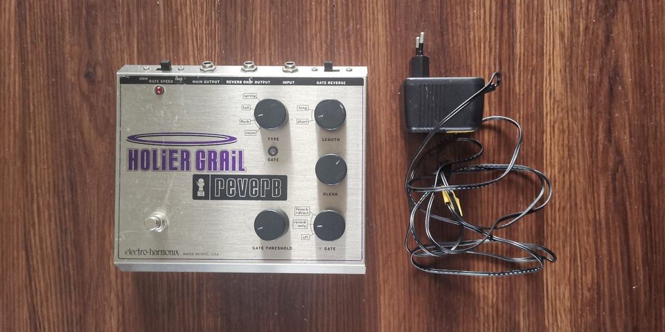 Electro Harmonix - Holier Grail Reverb, Hall mit original Holzbox in Hamburg