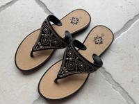 Sandalen schwarz gold Gr.38 NEU ! Bad Doberan - Landkreis - Thulendorf Vorschau