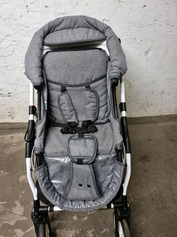 Kinderwagen 3 in 1 Combi Grau in Berlin