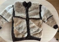 Strickjacke aus Hundewolle Größe 44 Dresden - Klotzsche Vorschau