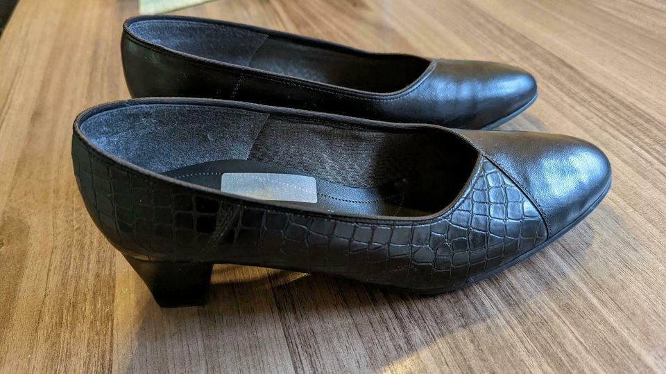 Ara Pumps Damen Damenschuhe Echtleder Gr. 40 in Stapelburg