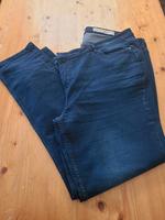 2 Jeans, dunkelblau und schwarz Gr. 52/54, Esmara München - Pasing-Obermenzing Vorschau