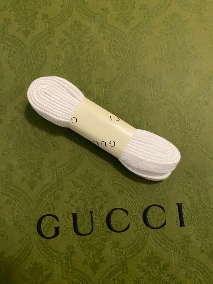 NEU Gucci Schnürsenkel weiß für sneaker Schuhe in Frankfurt am Main