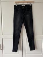 Levi's 710 Super Skinny Jeans Damen schwarzgrau 26/28 Niedersachsen - Emden Vorschau