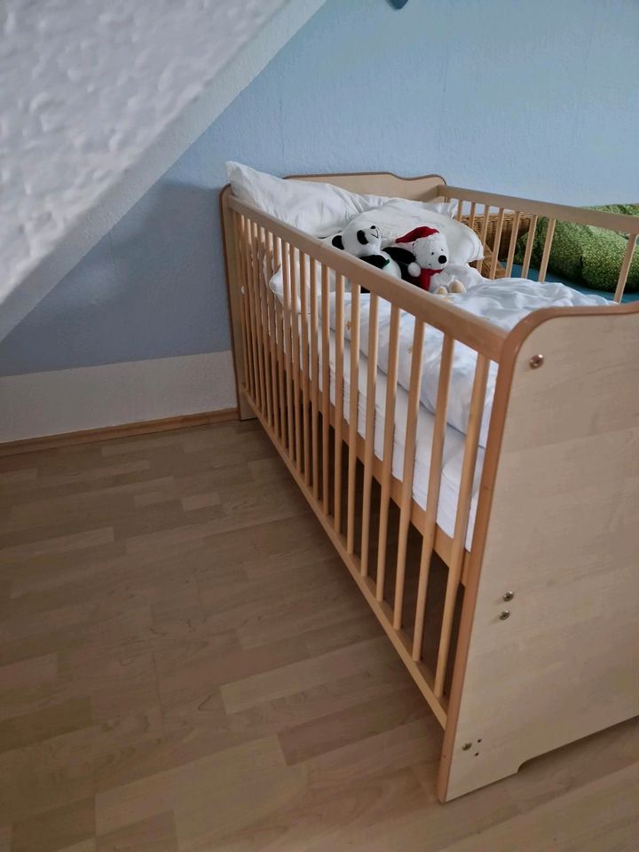 Babybett Julius Zöllner  70×145 Bettdecke Matratze in Leipzig