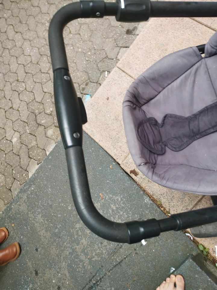 Kinderwagen top Zustand in Offenbach