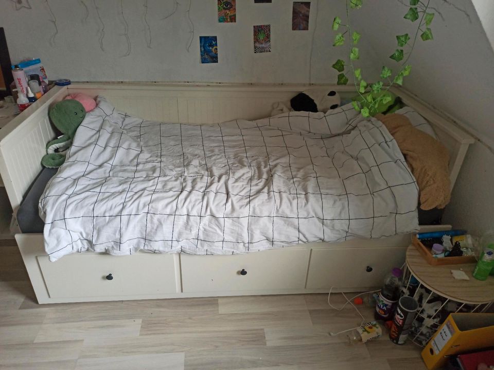 Ikea Hemnes ausziehbares Tagesbett in Schlierbach