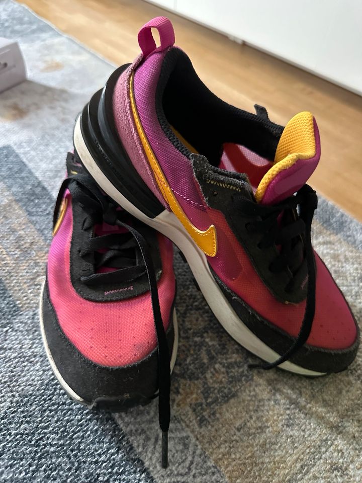 Kinderschuhe Nike 35 in Rosenheim