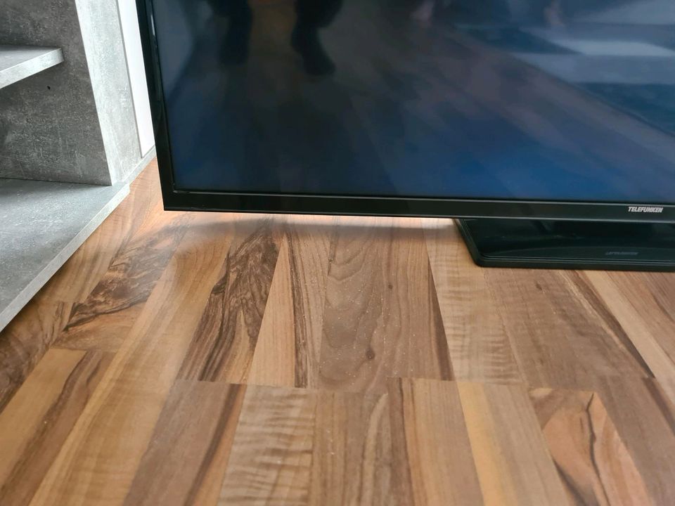 Smart-TV 55zoll 140cm Defekt(keine Display schaden)4K UHD in Schüttorf