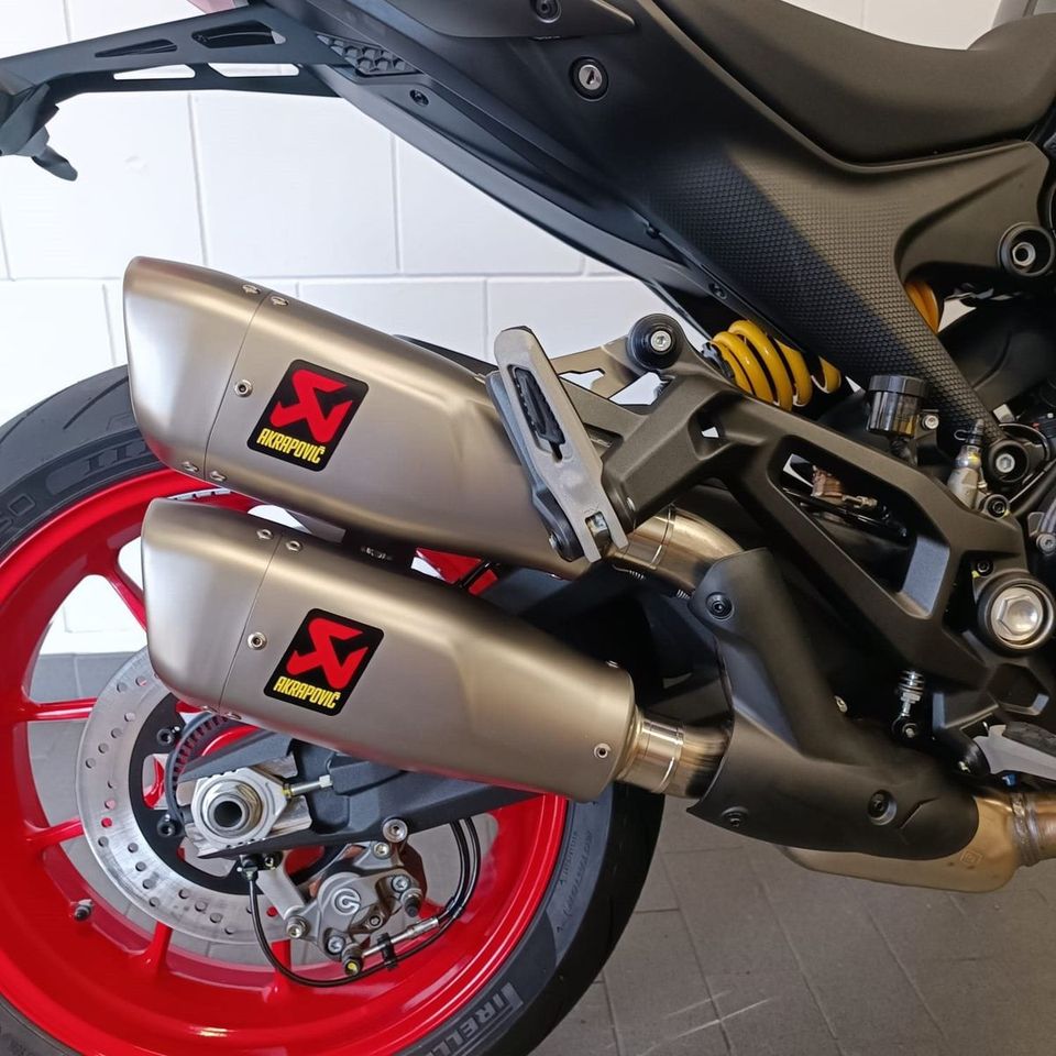 Ducati Monster + Akrapovic, Öhlins in Bad Berleburg