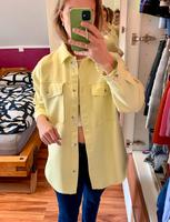 AMISU Shacket Hemdjacke 34 XS hellgelb Taschen Knöpfe New Yorker Sachsen - Chemnitz Vorschau