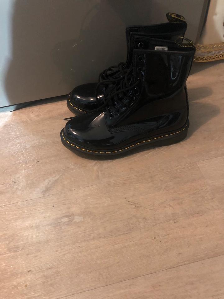 Original Dr. Martens 1460 Damen Stiefelette Boots Gr.40 NEU in Lochhausen
