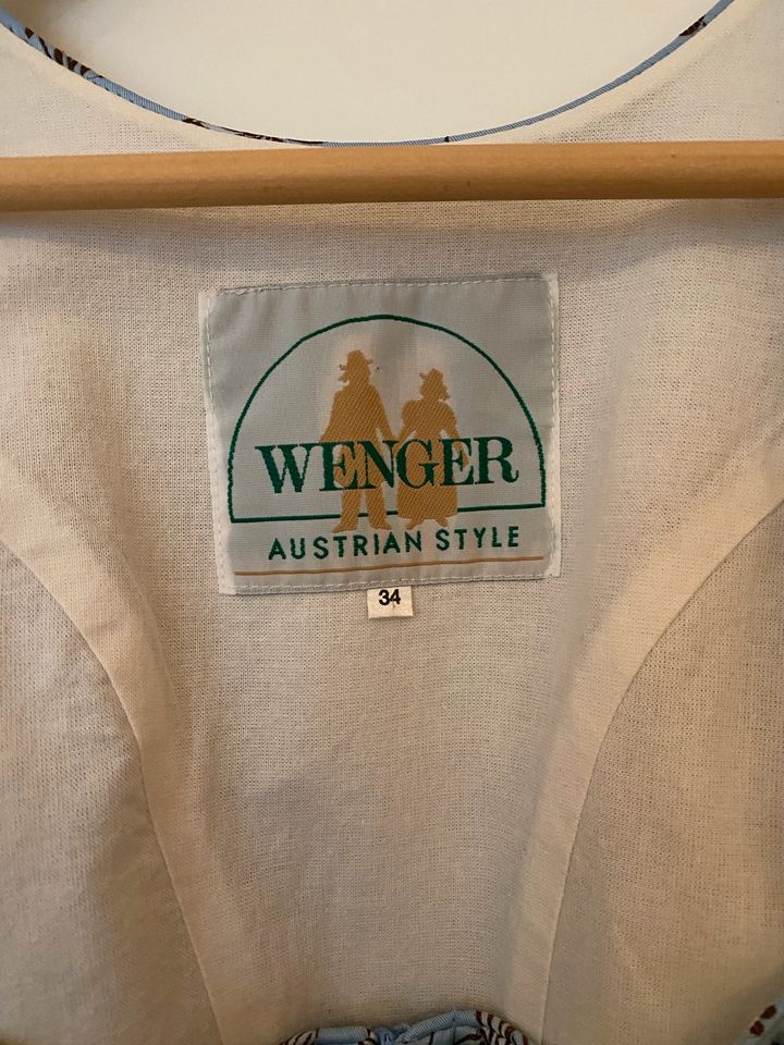 Dirndl von Wenger in Dingolfing