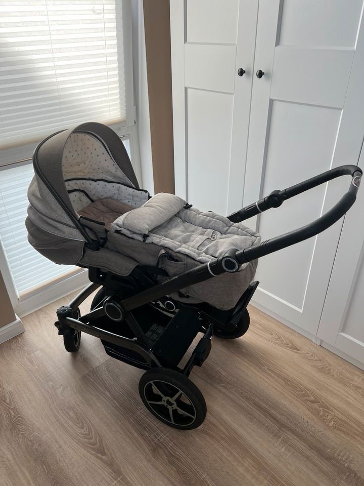 Hartan Kinderwagen Xperia Beige Sternchen in Halle