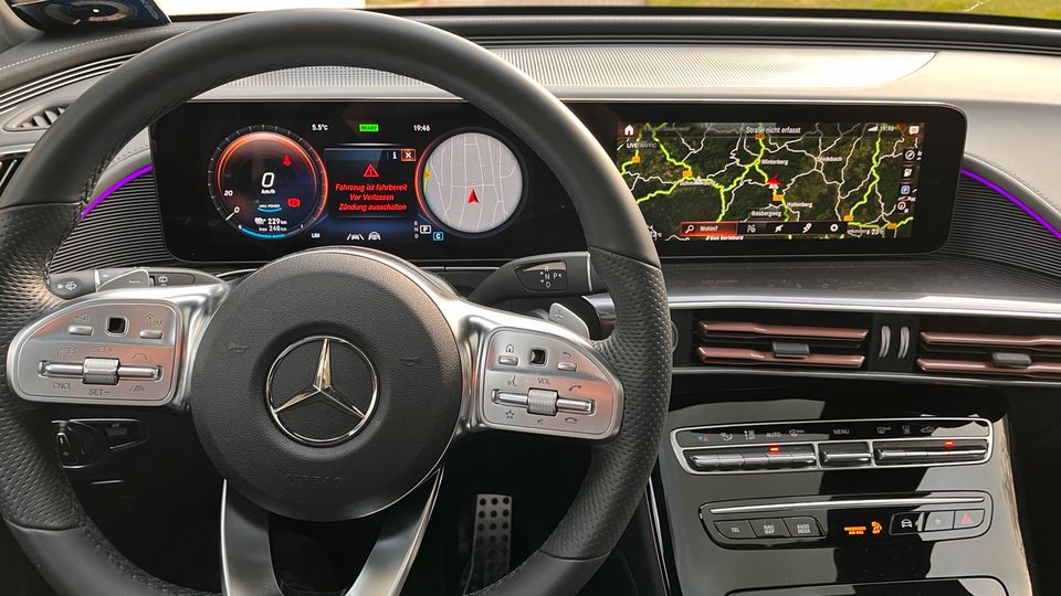 Mercedes EQC 400 AMG Junge Sterne Garantie Top Ausstattung in Winterberg