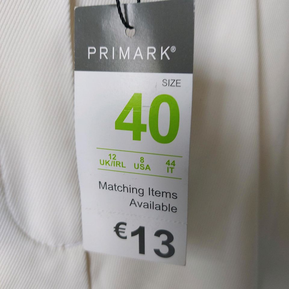 Neue Damen Shorts, Größe 40 in Warendorf