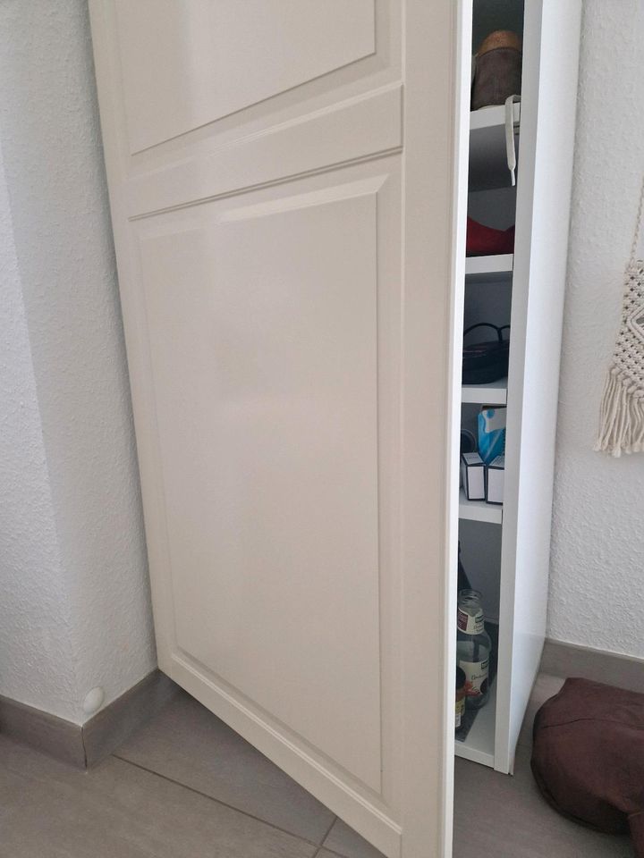 IKEA Schrank / Regal mit 1 Türe  (Scharniere) weiß/beige in Linkenheim-Hochstetten