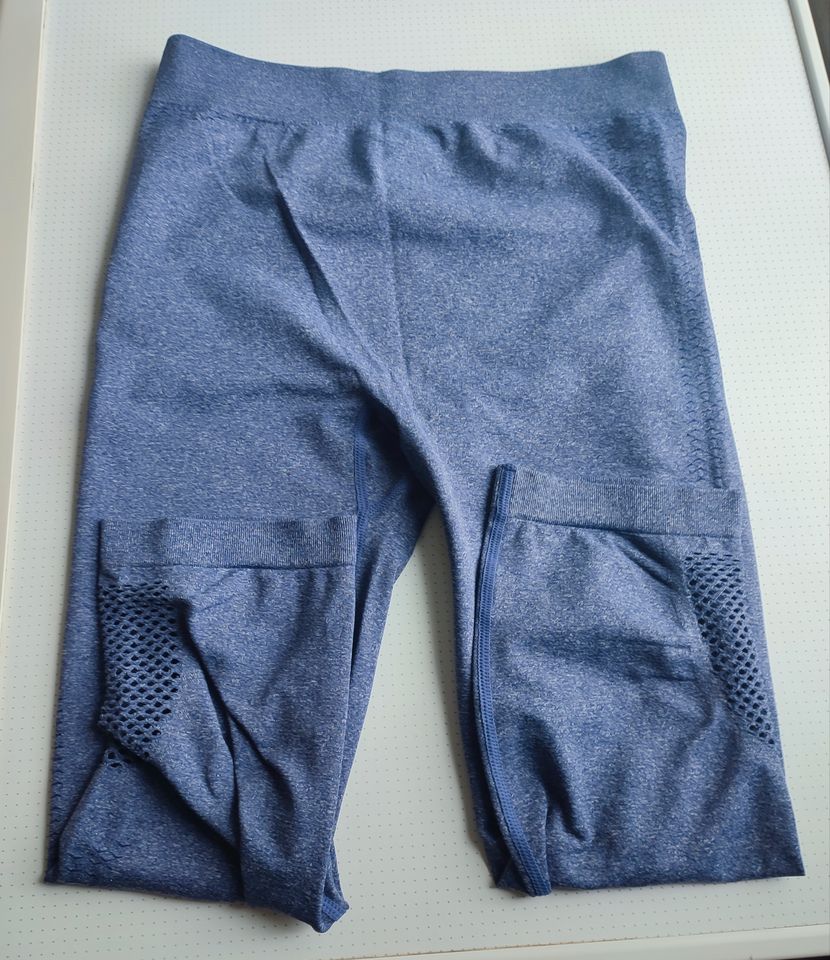 Tchibo active Sporthose Gymnastikhose 7/8 lang Gr. S  Lila/Blau in Preußisch Oldendorf