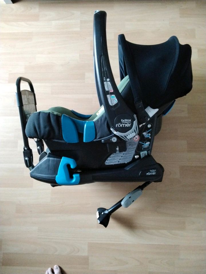 Britax Römer Baby Safe Plus SHR II inkl. Belted Base SET in Niederstotzingen