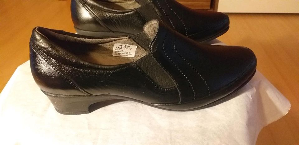 Damen Schuhe classiche Pumps schwarz in Herbolzheim