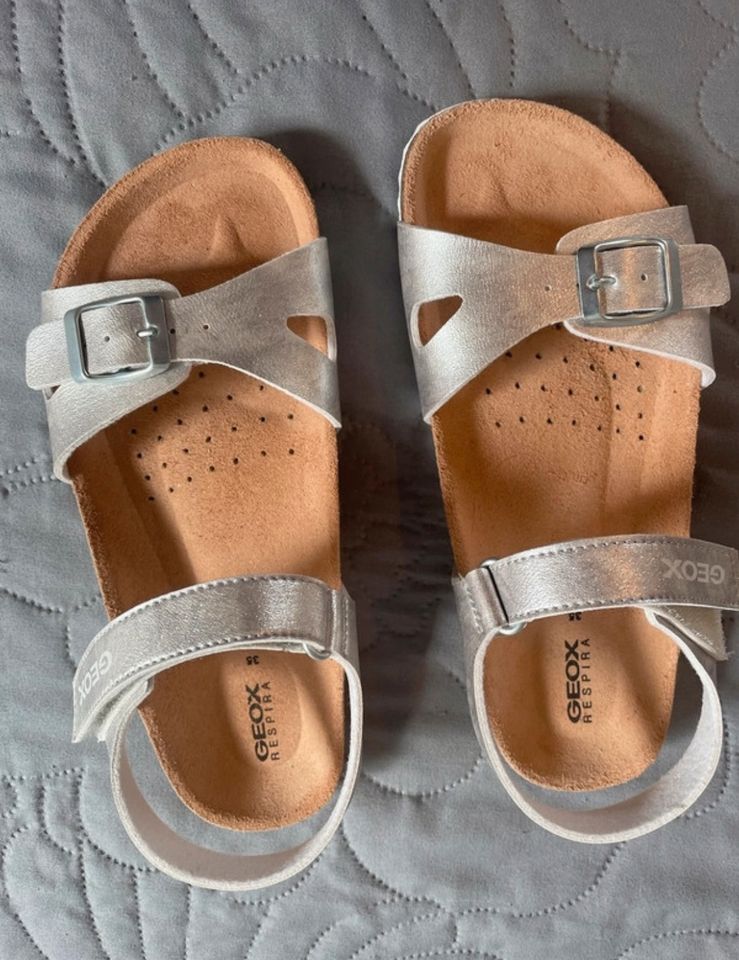 Original Geox Kinder Mädchen Sandalen 35 in Hamburg