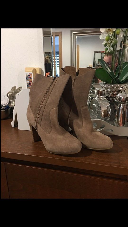 Ugg Stiefeletten echt Leder 36 neu in Werneuchen