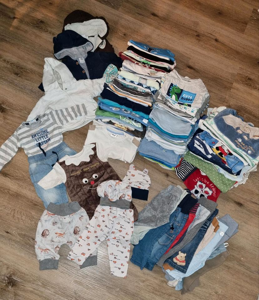Baby Kleidung Paket 62 in Leingarten