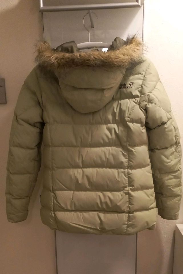 Jack Wolfskin Damen Jacke WInter Jacke ( Gr M ) in Centrum