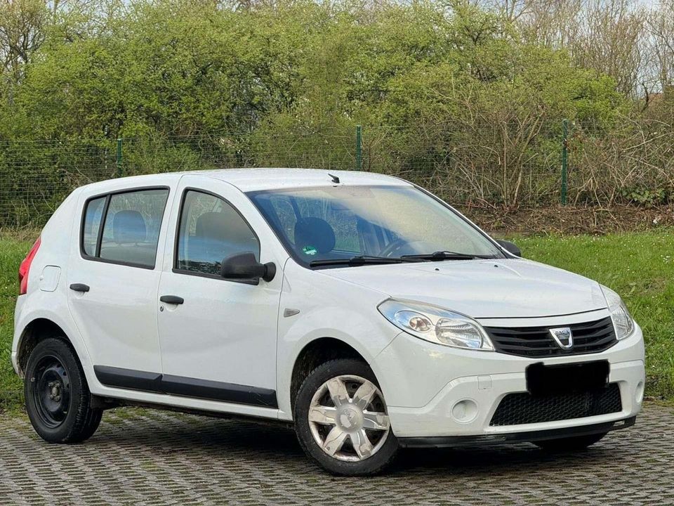 Dacia Sandero 1.2 16V Laureate Tüv Neu in Murr Württemberg