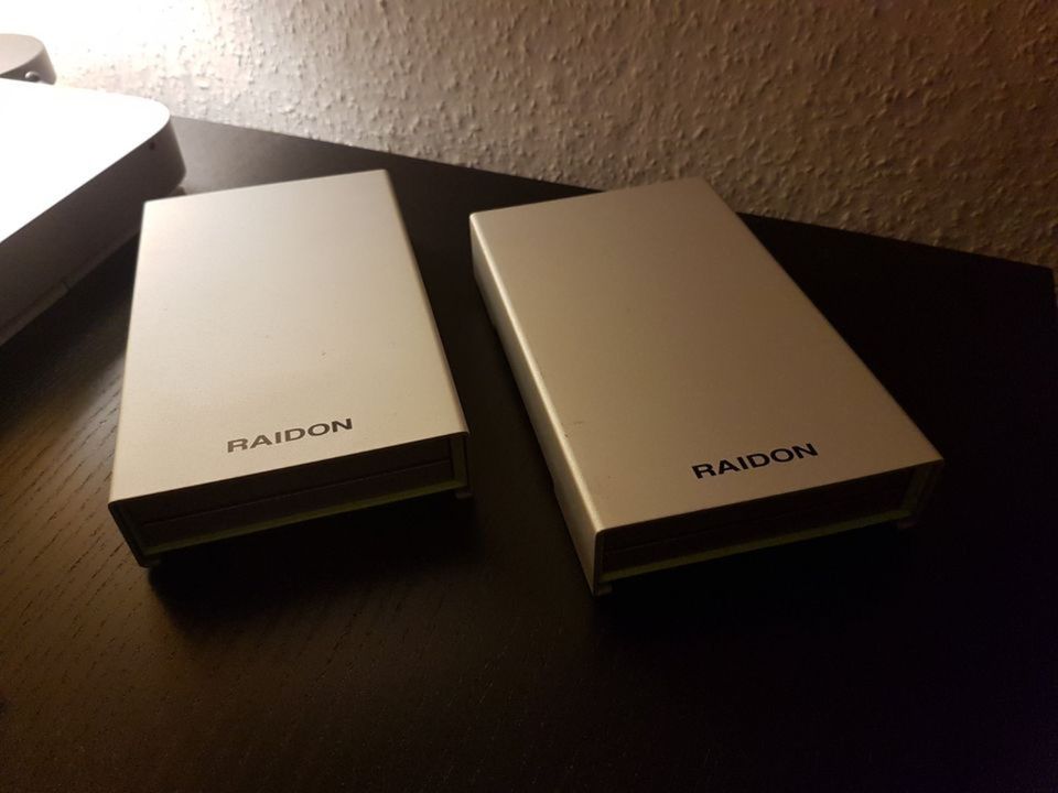 2x Raidon RAID inkl. 4x 1TB HDDs 2,5" Festplattengehäuse SSD SATA in Berlin