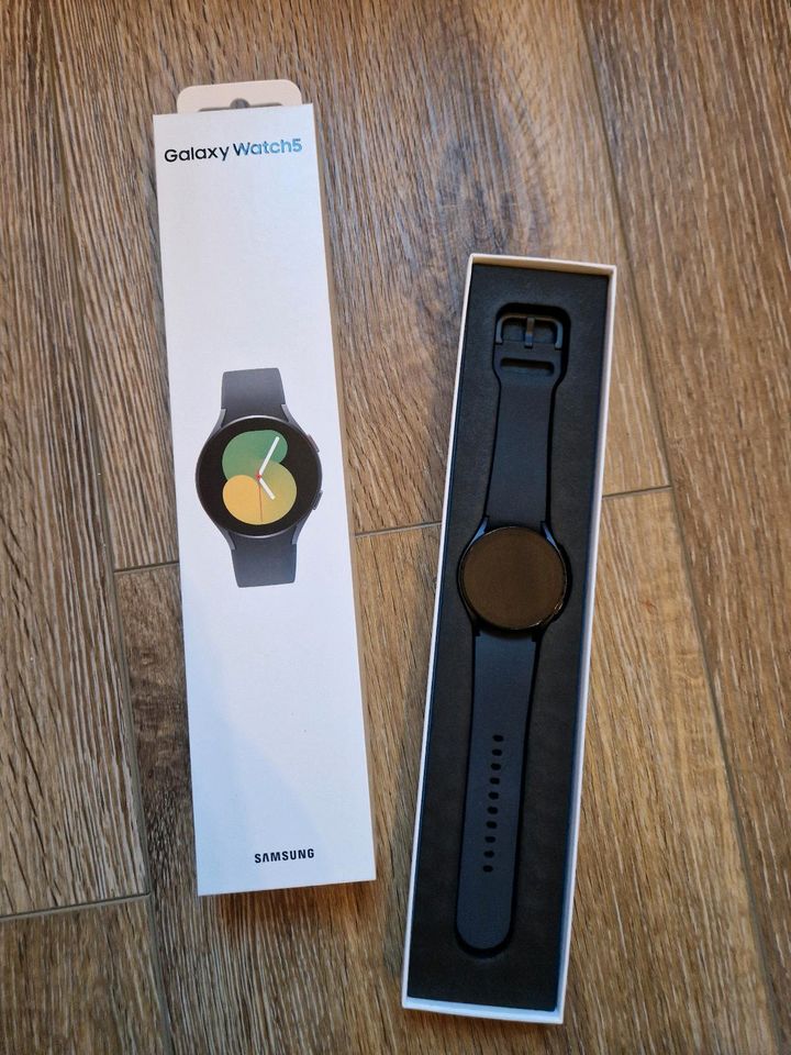 Samsung Galaxy Watch 5 in Bottrop