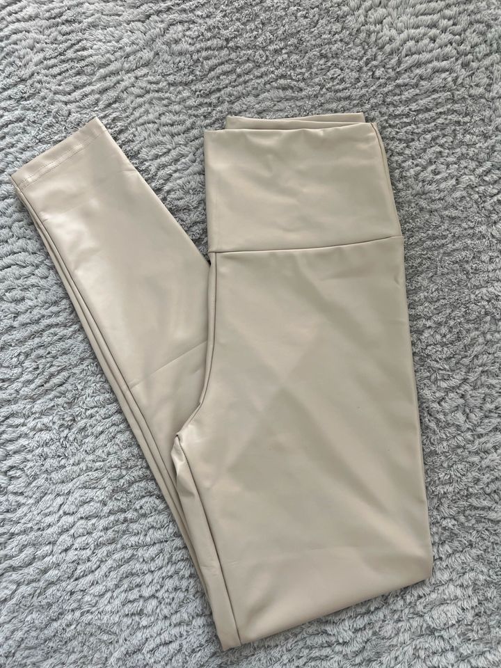 Calzedonia Damen Leggings Kunstleder vegan S 36 neu beige Creme in Berlin