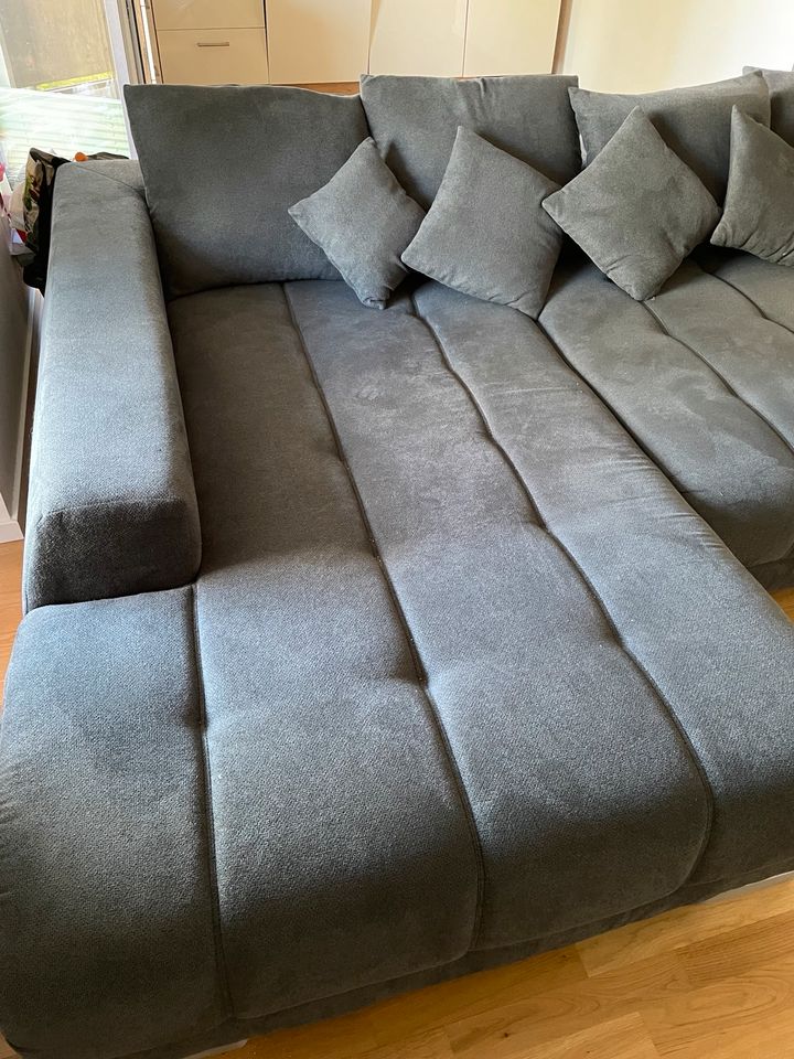 Ecksofa/Couch mit elektrisch ausfahrbarer Sitzfläche in Landsberg (Lech)