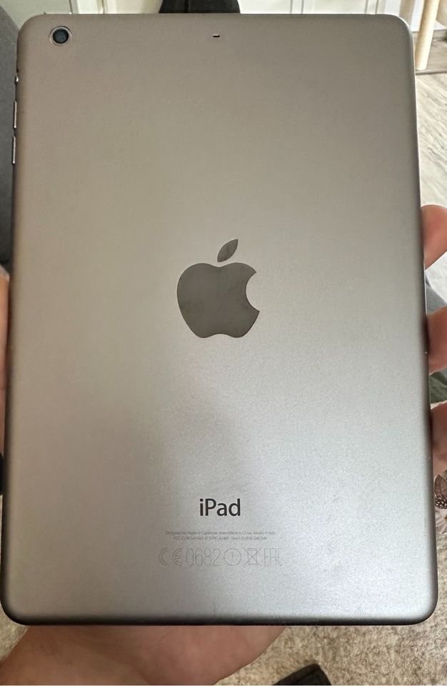 iPad Mini 2 32GB Silber in Görlitz