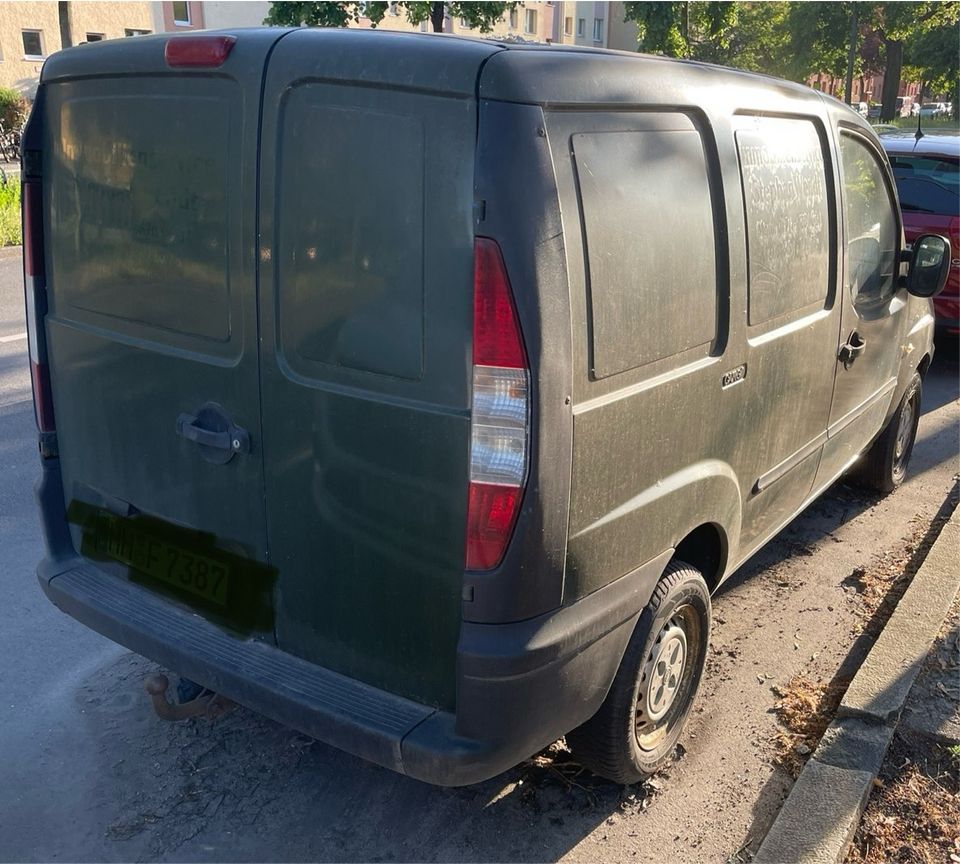 Fiat Doblo Hundefänger Minitransporter LKw in Berlin